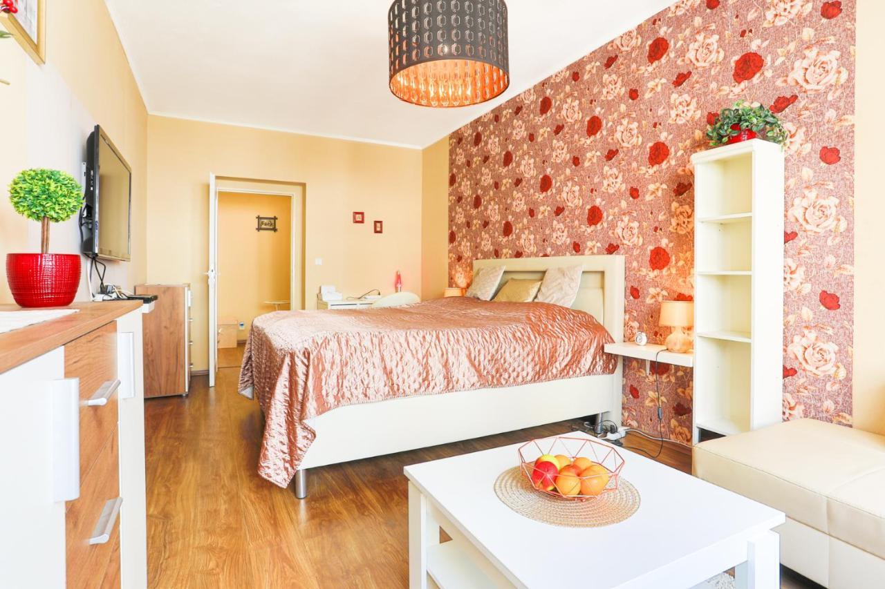 Apartment Carla Karlovy Vary Esterno foto